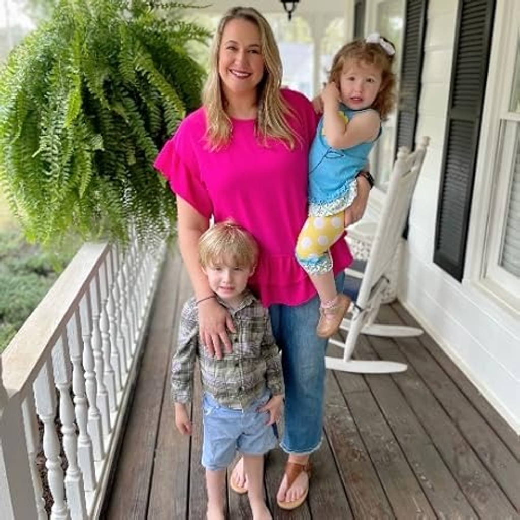 🔥Hot 50% Sale OFF🔥 💕 Women's Raw Edge Ripped Denim Jacket